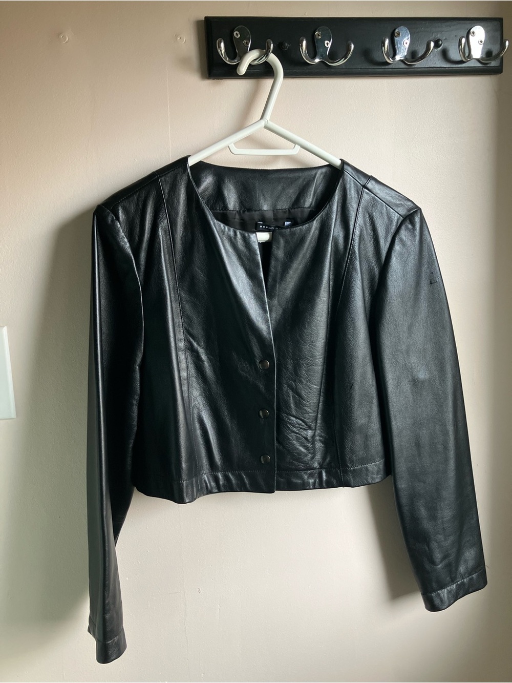 Sarah Pacini - Women’s Black Leather Crop Jacket